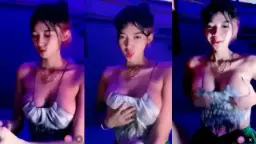 Toketnya Hilly WK Makin Besar Ya Bund Video by BebasIndo